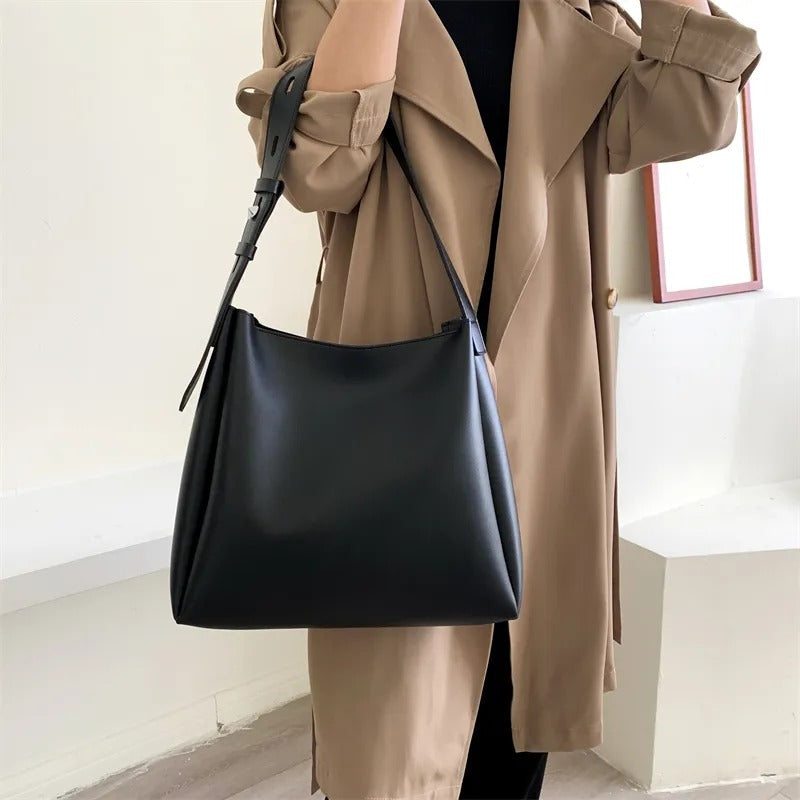 Julia's | Grande Tote