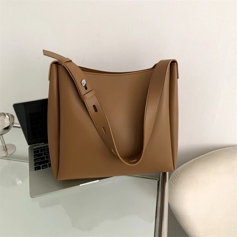 Julia's | Grande Tote